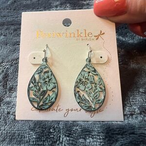 Periwinkle by Barlow Teardrop Floral Earrings - Green